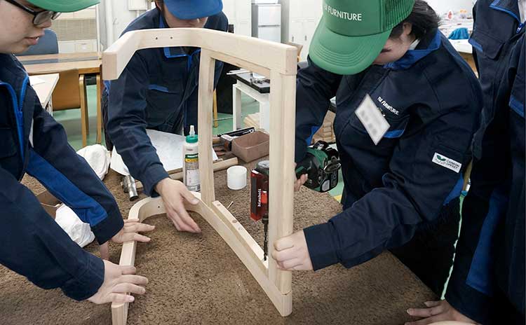 CSR 地域のみなさま方を　学生の職業体験の受け入れ｜冨士ファニチア