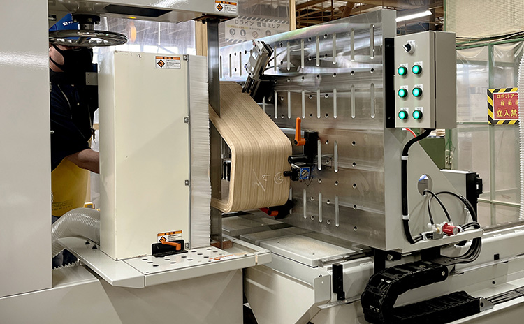 factory_2025__0000_Automatic band saw